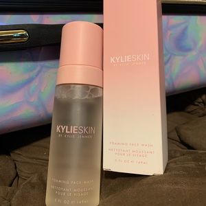 Kylie Skin Foaming Face Wash